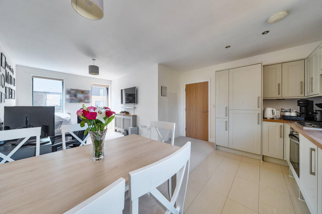 Apartment in Tonbridge - View 5