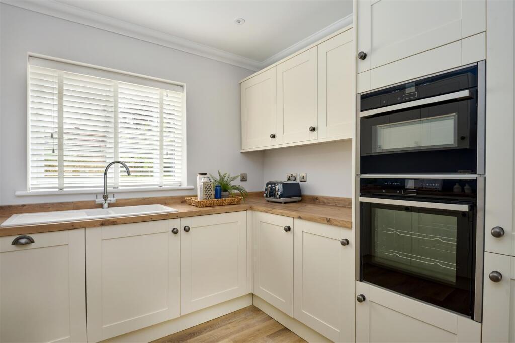 House in Ipswich - View 3