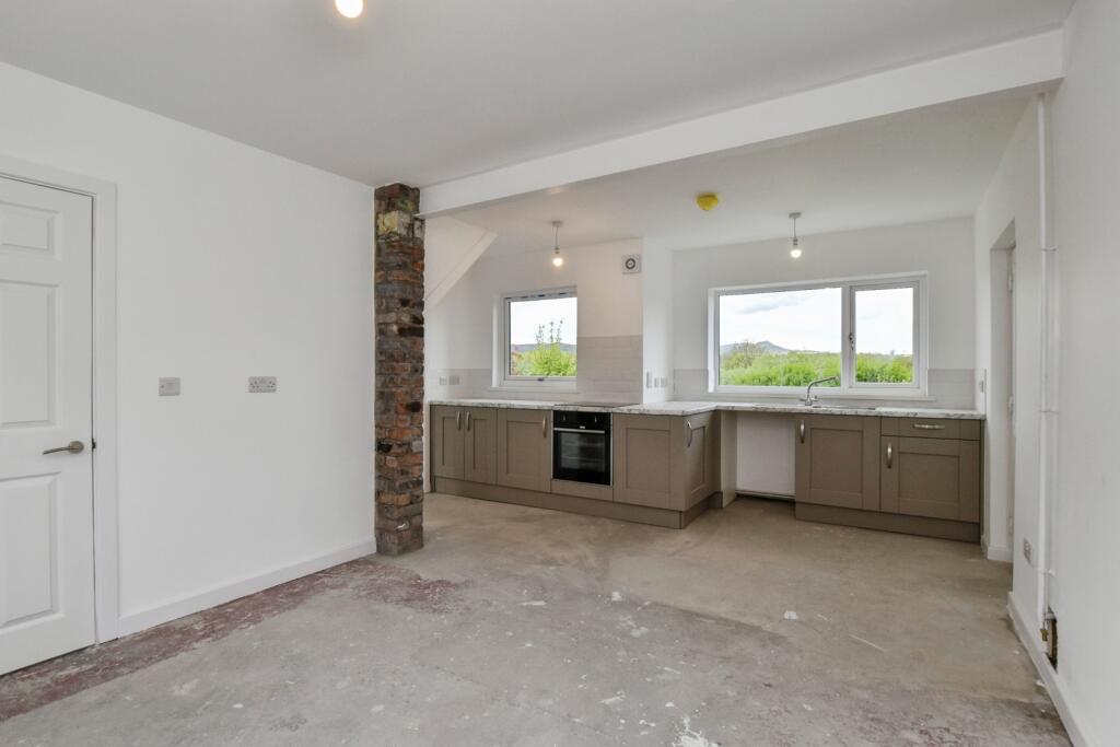 Heol Eglwys, Coelbren, Neath, Powys, SA10 photo 4