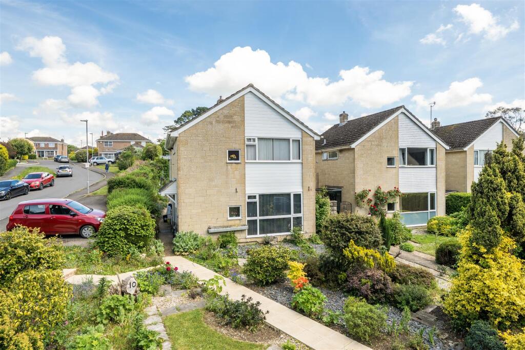 3-bed detached on Tunnel Road, Beaminster, £345,000