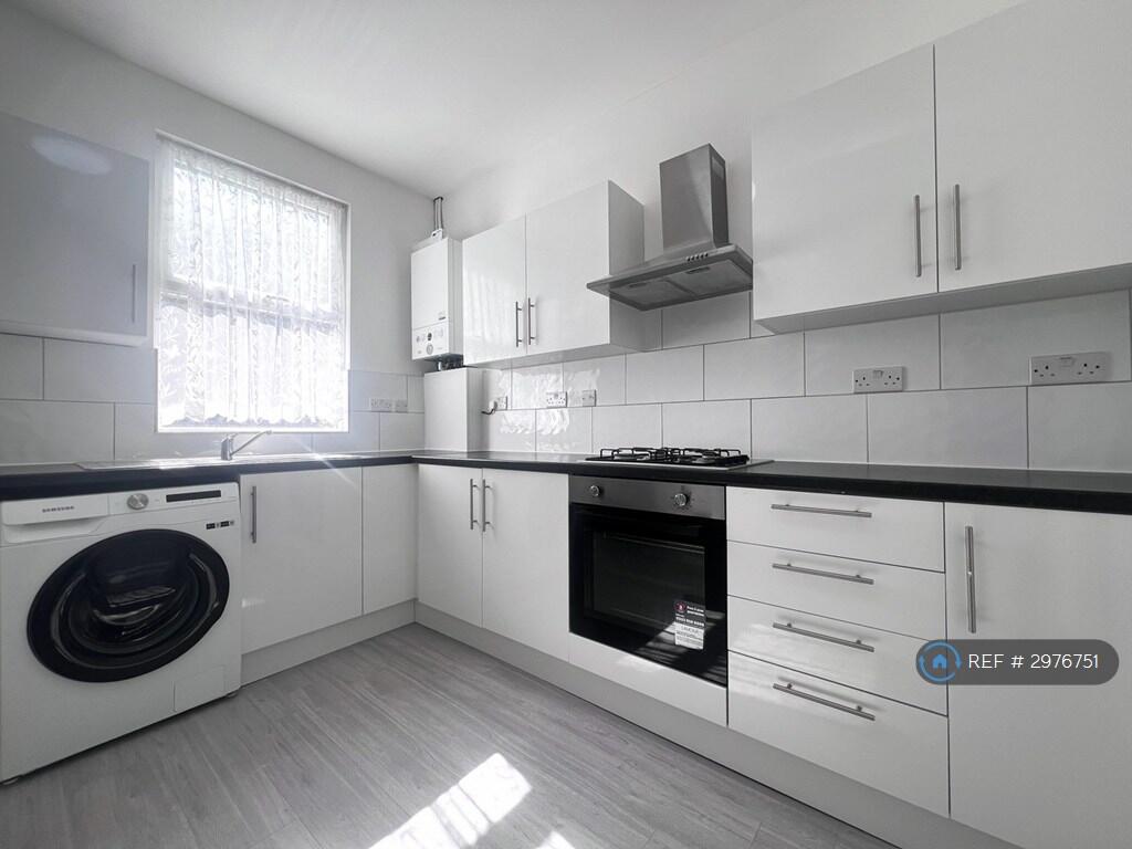 House in London - View 5