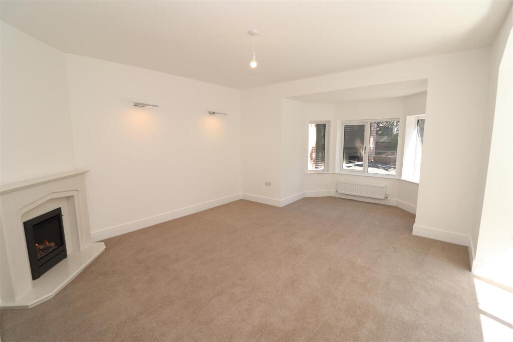 House in Wakefield - View 5