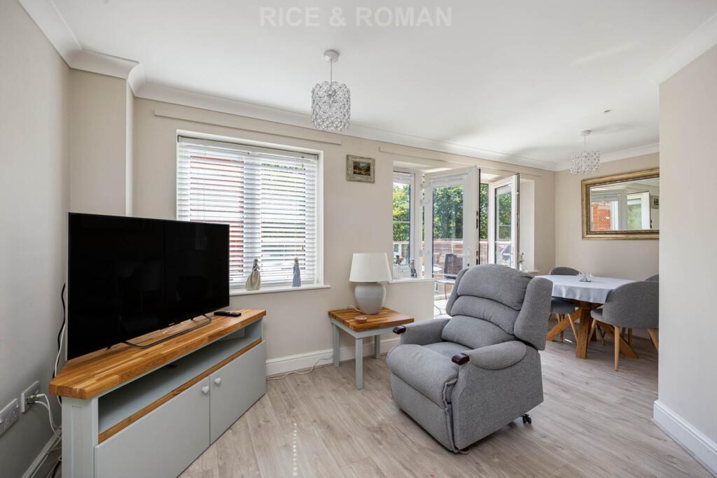 Apartment in Slough - View 5