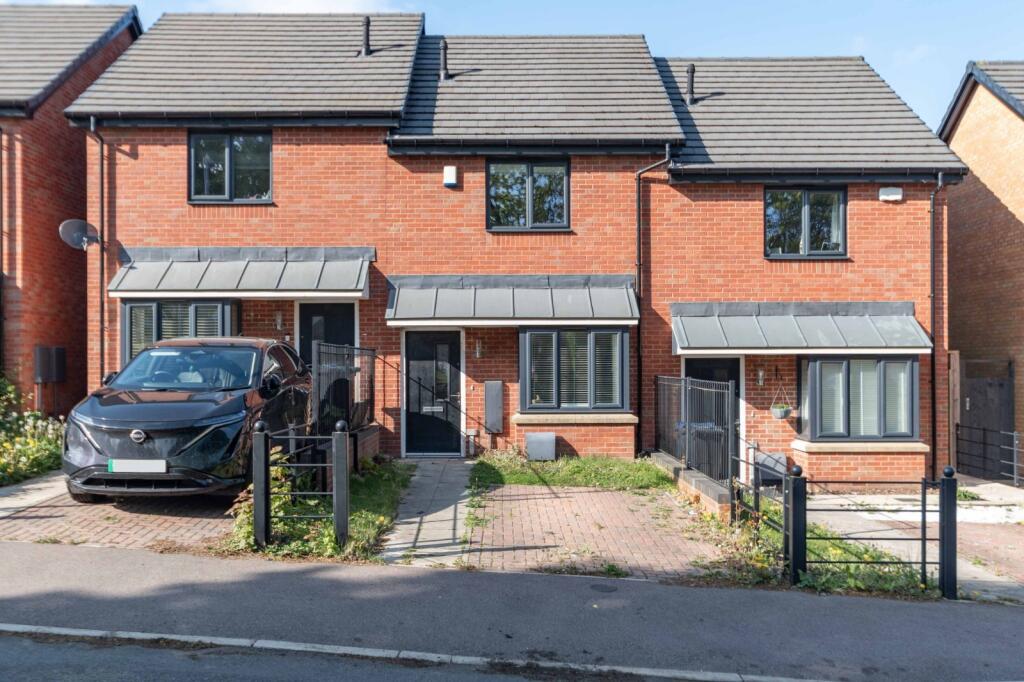 Main image of property: Green Lane, Birmingham, West Midlands, B38