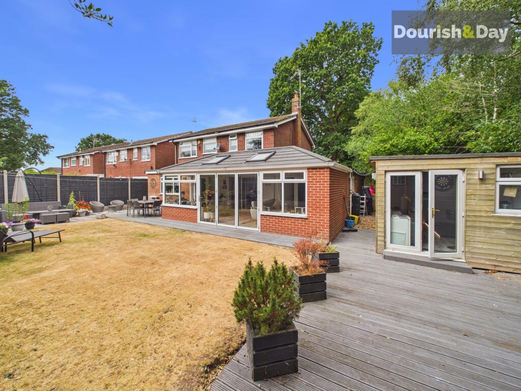 House in Stoke-on-Trent - View 4