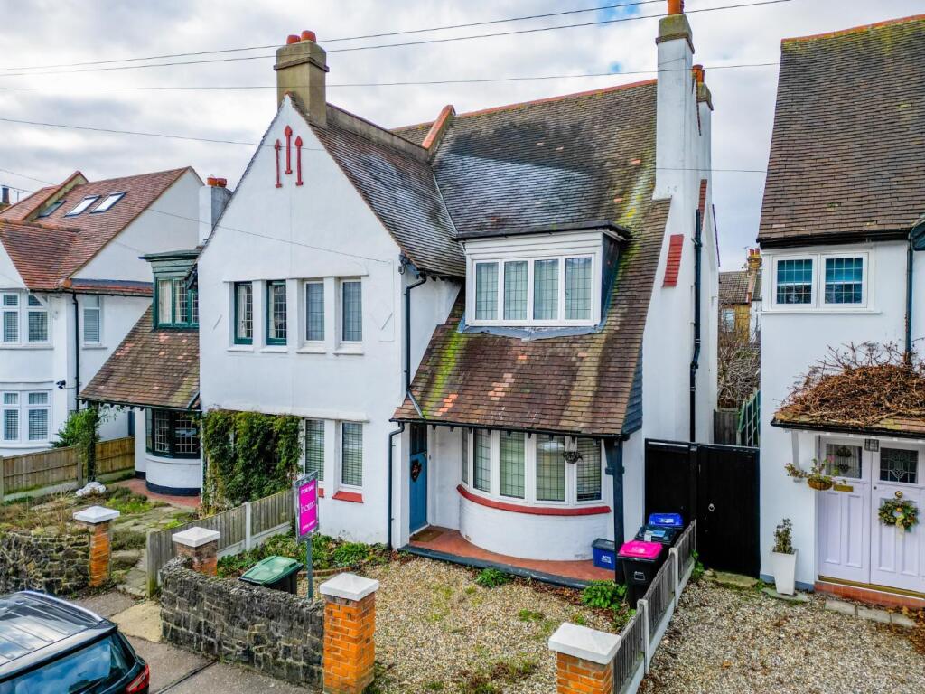 5-bed semi-detached on Nelson Drive, Leigh-On-Sea, £775,000