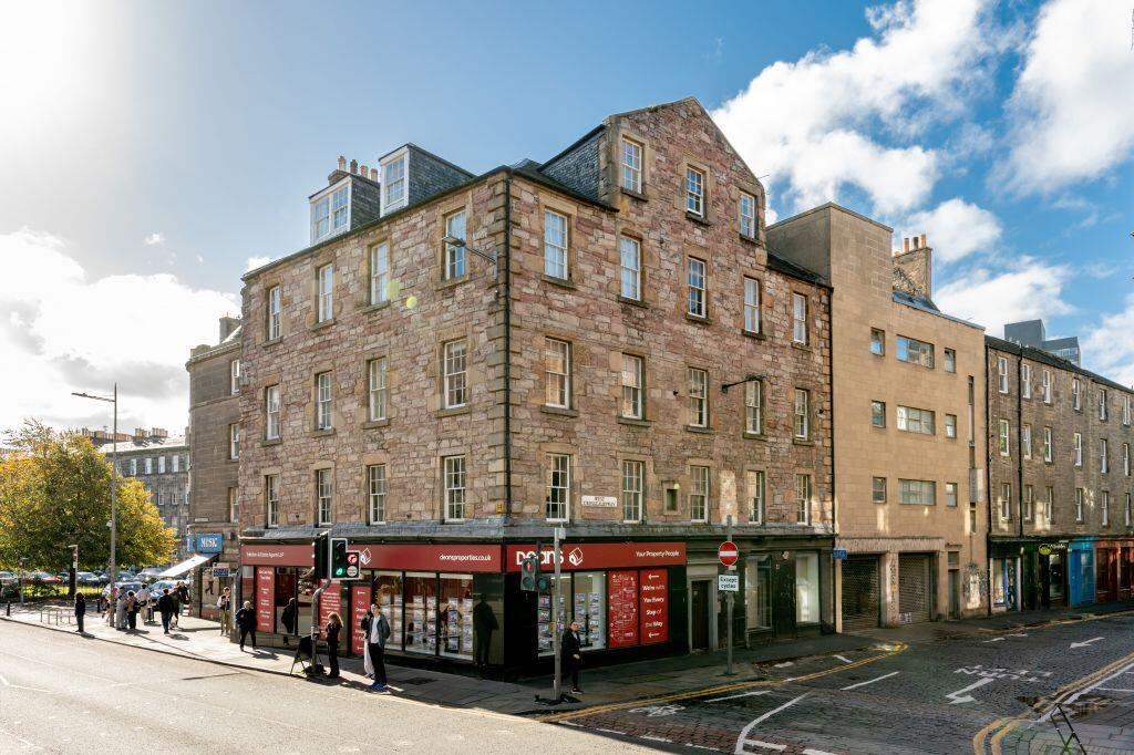 1-bed flat on 23/1 West Crosscauseway, Edinburgh, EH8 9JW, £150,000