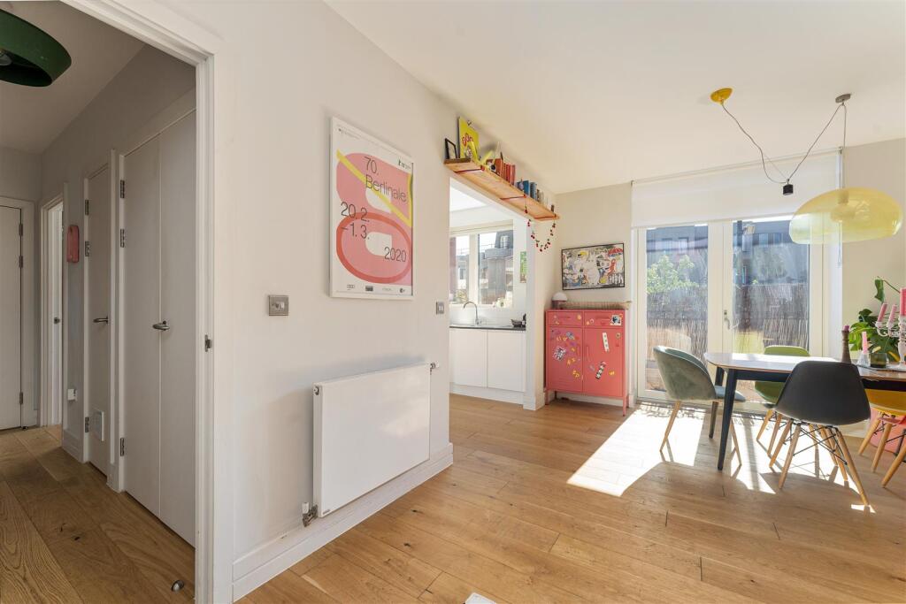Apartment in London - More