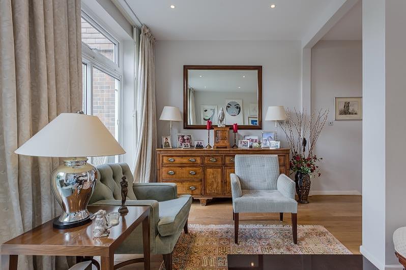 House in London - View 5