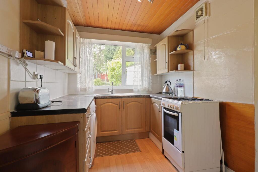 Newfield Green Road, Heeley Green, Sheffield, S2 2BQ photo 2