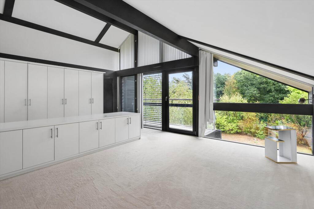 House in Elmbridge, Esher - View 4