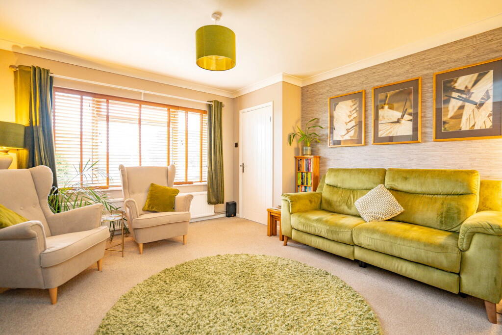 House in Worcester - View 5