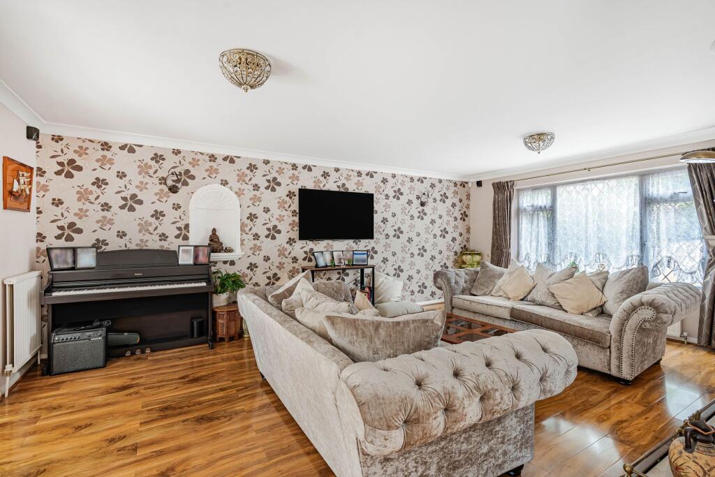 House in Tadworth, Kingswood - More