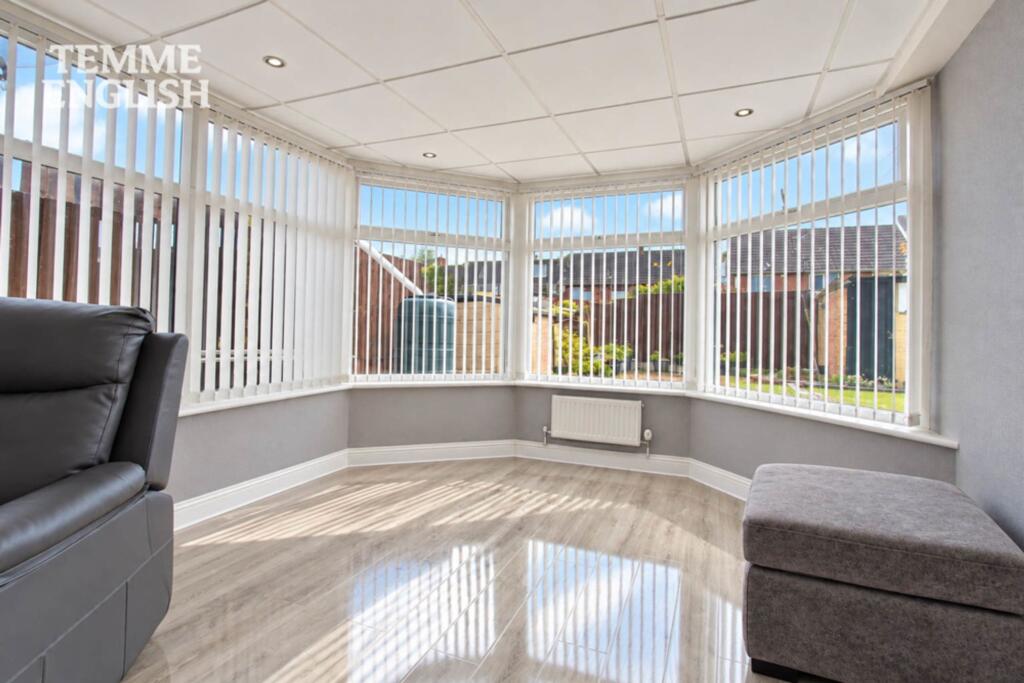 House in Southend-on-Sea - More