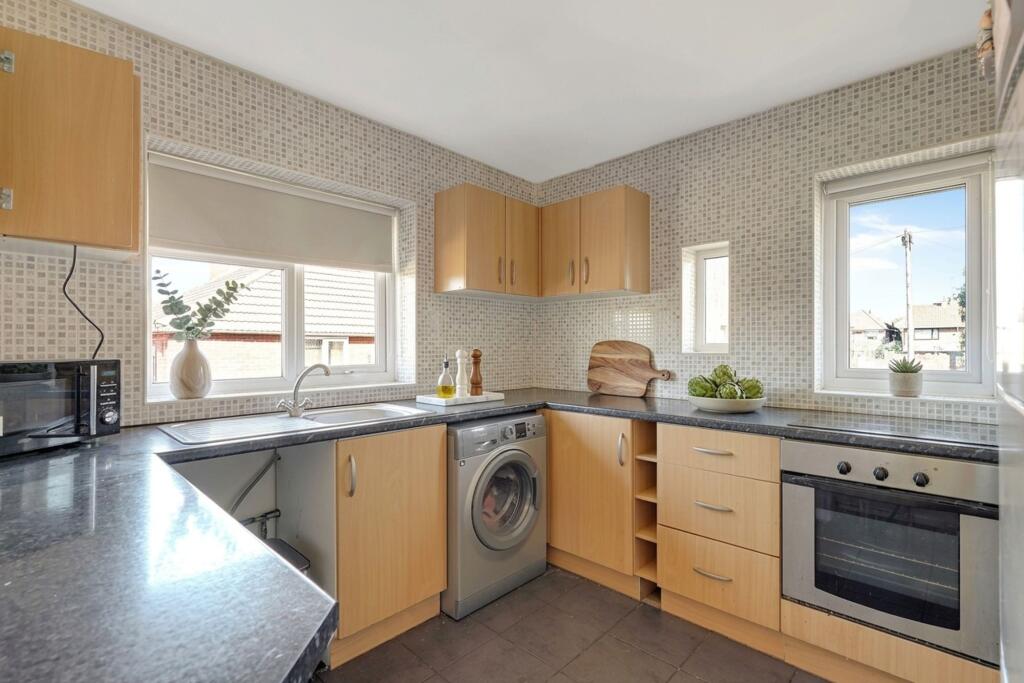 Apartment in Nottingham, Redhill - View 2