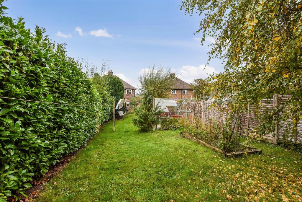 Greenfield Road, Farnham photo 2