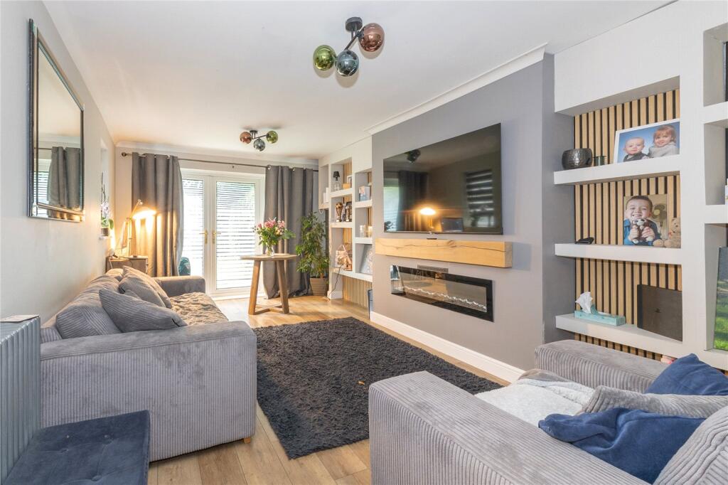 House in Milton Keynes, Bolbeck Park, Great Linford - View 3