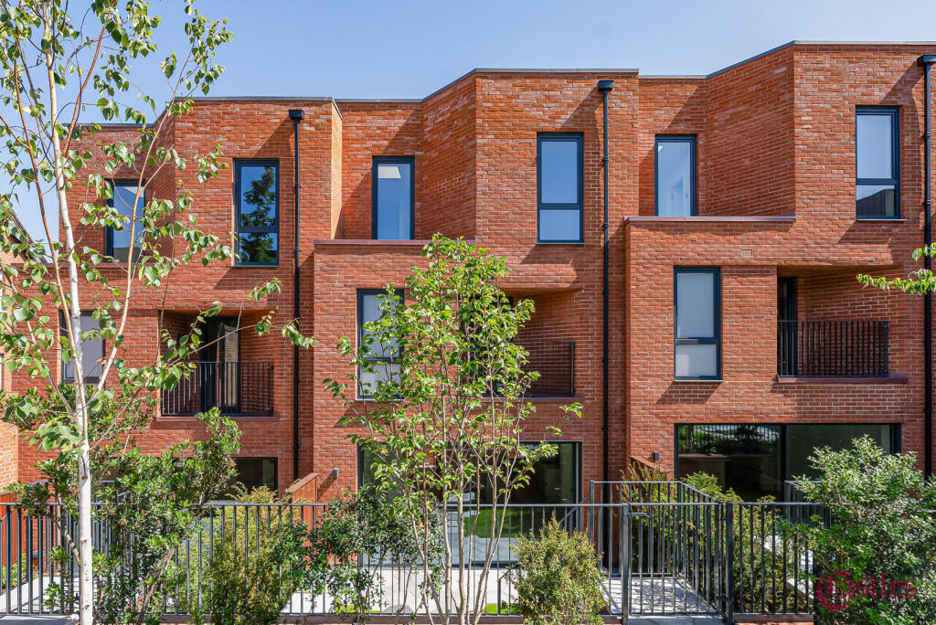 Main image of property: 3 Dixon House, N8