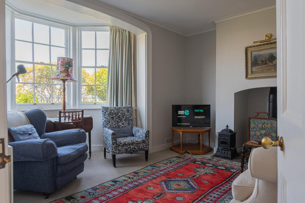 House in Southampton, Langdown, Hythe - More