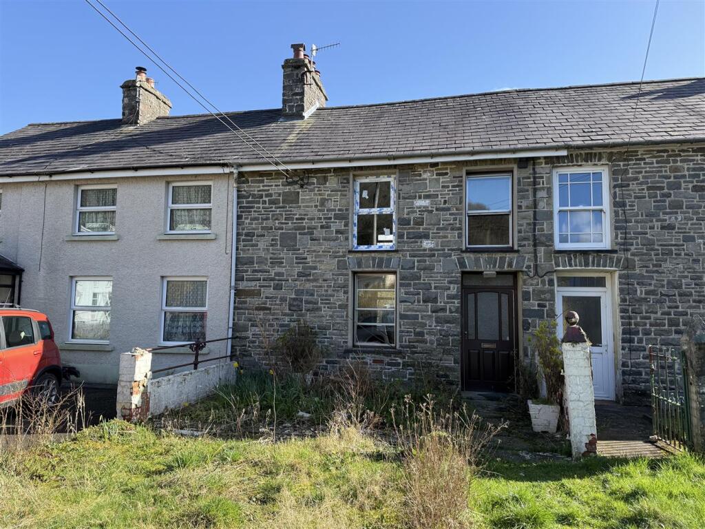 Main image of property: Cwrtnewydd, Llanybydder