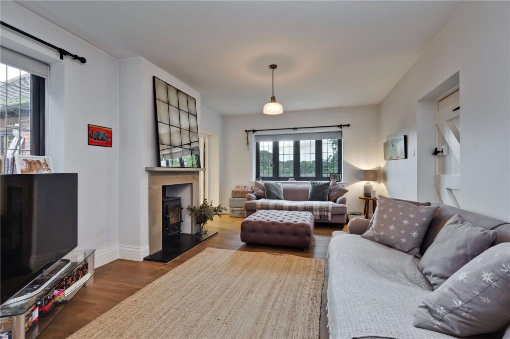 Main image of property: Hammondswood Cottages, Hammondswood Road, Frensham, Farnham, GU10