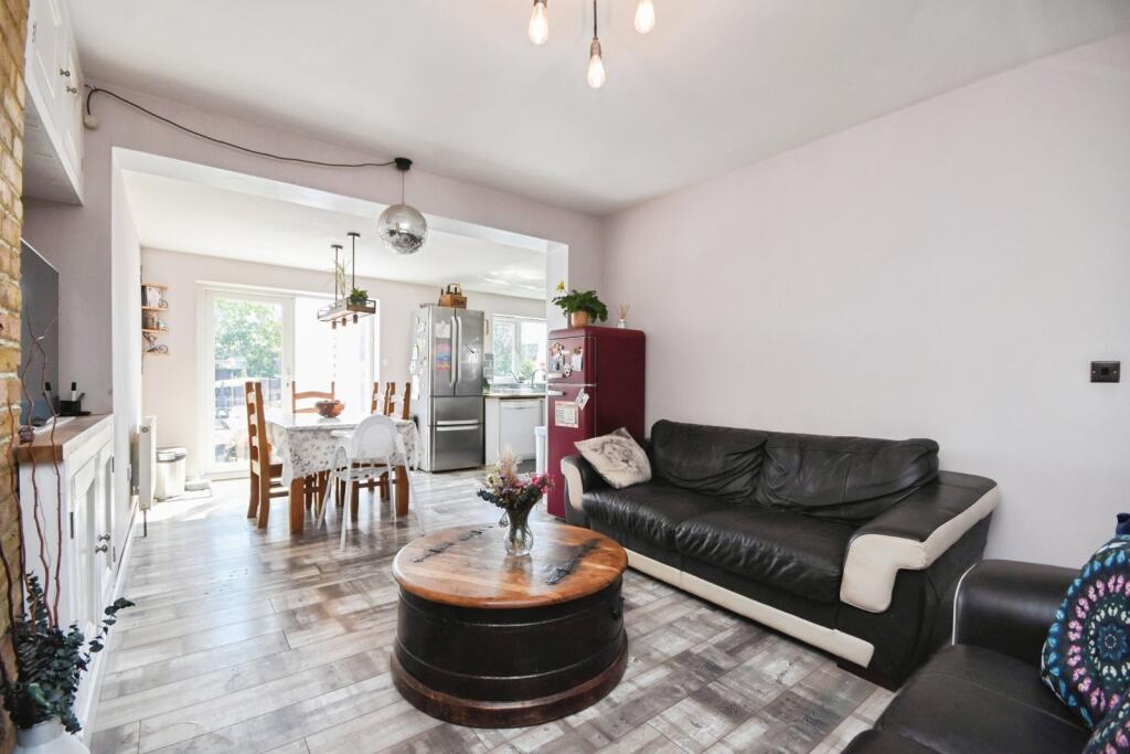 House in Rochford - View 5