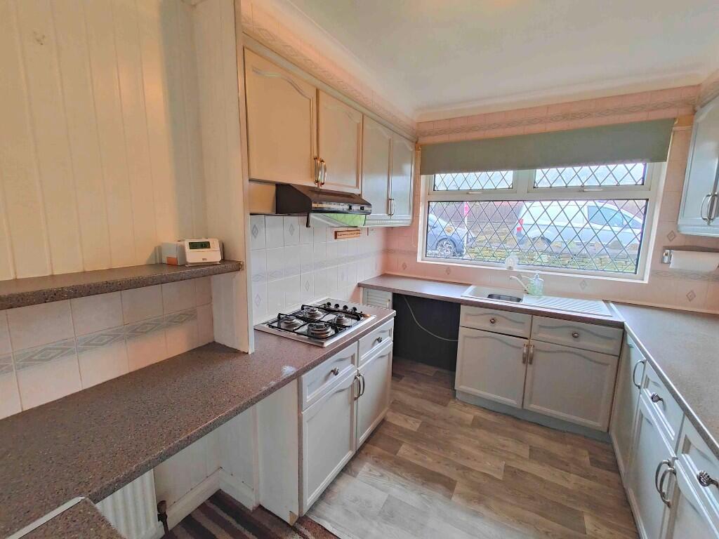 6 Maryville Avenue, Brighouse, HD6 2NX photo 3