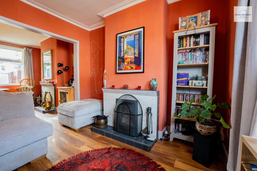 Henderson Road, London, N9 photo 3