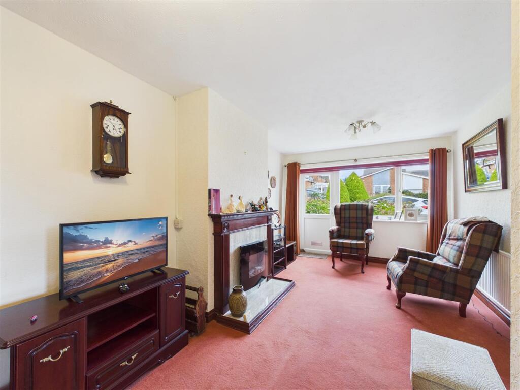 House in Gloucester - View 5