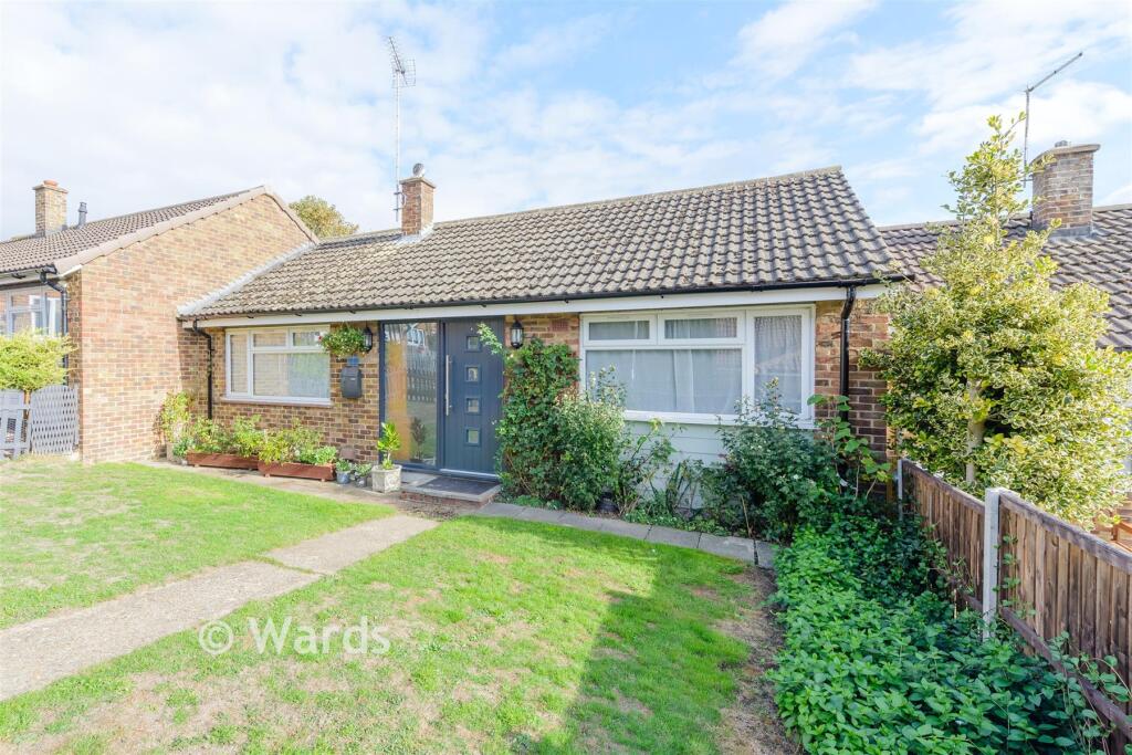 1-bed terraced on Main Road, Longfield, Kent, £280,000