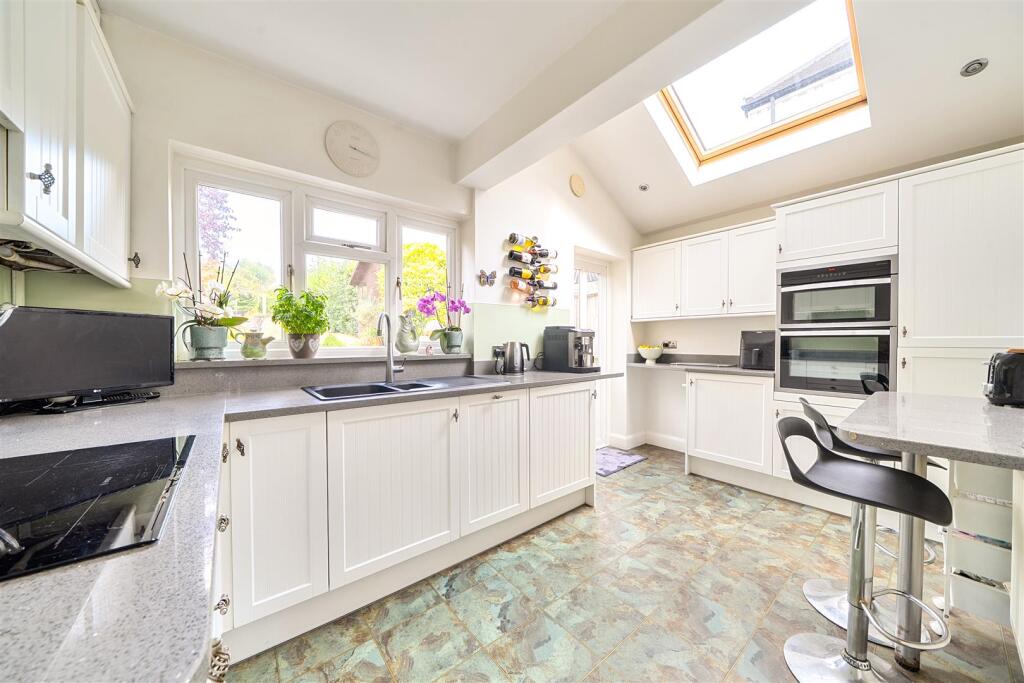 House in Reigate and Banstead, Banstead - View 3