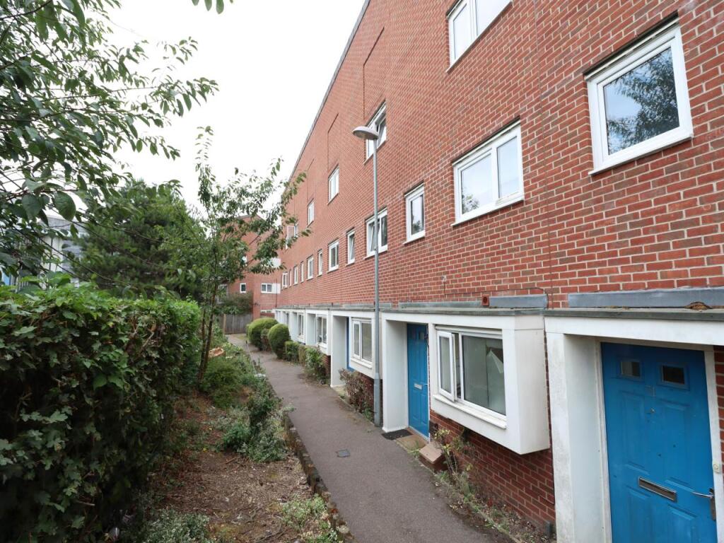 Aviation Avenue, Hatfield, Hertfordshire