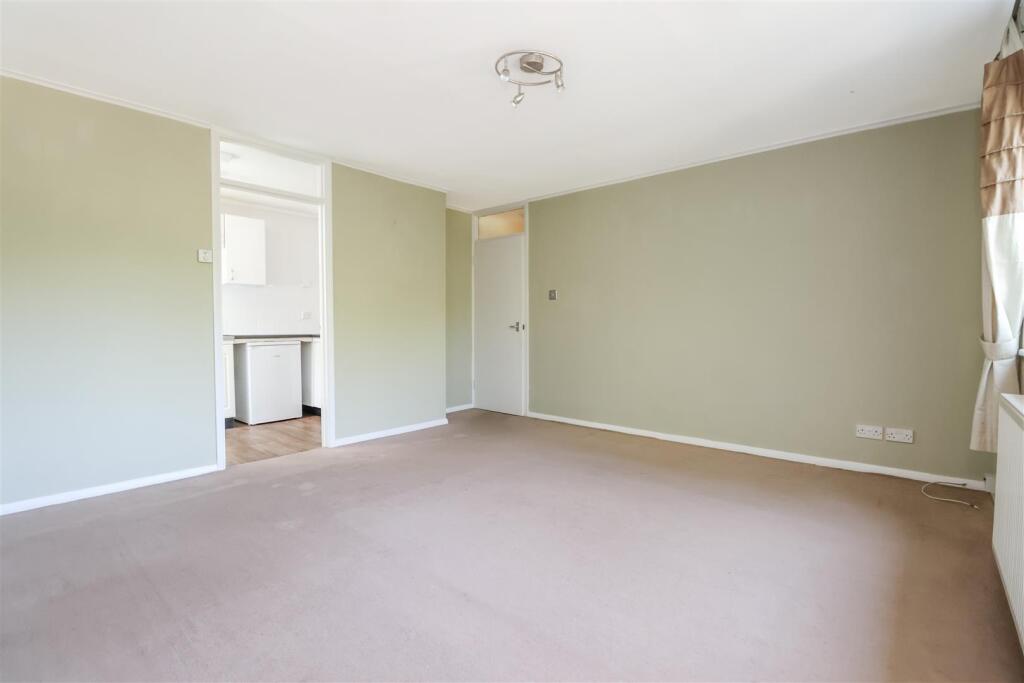 Apartment in Horsham, West Sussex - View 5