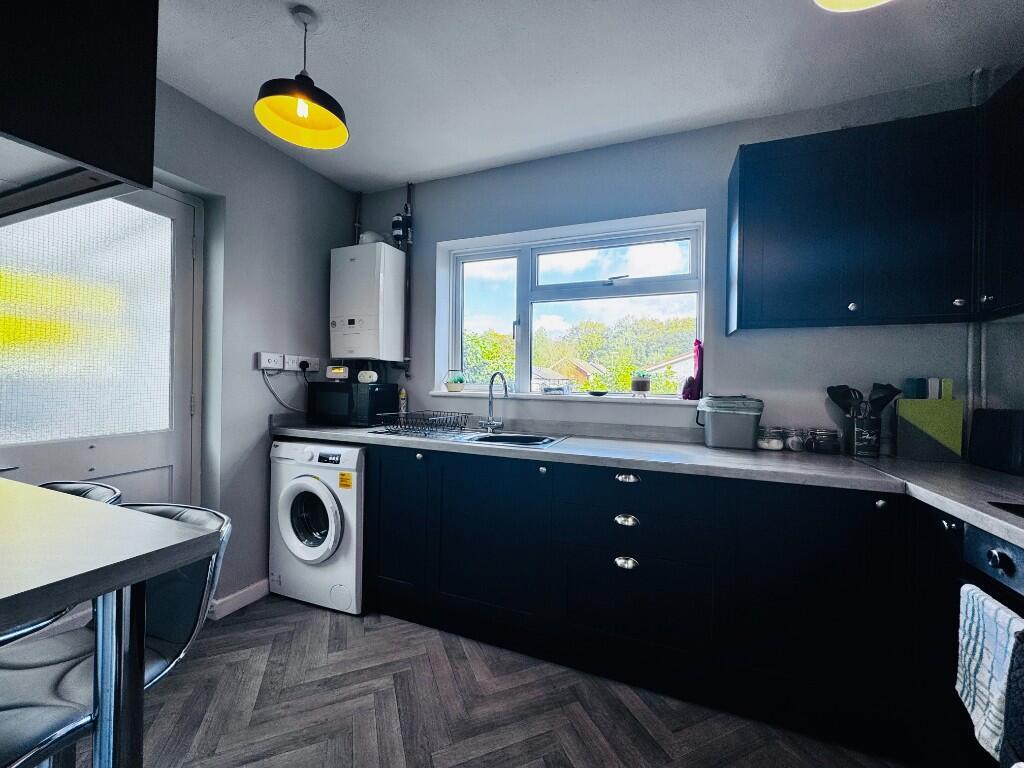 Bolton Crescent, Basingstoke, Hampshire, RG22 photo 3