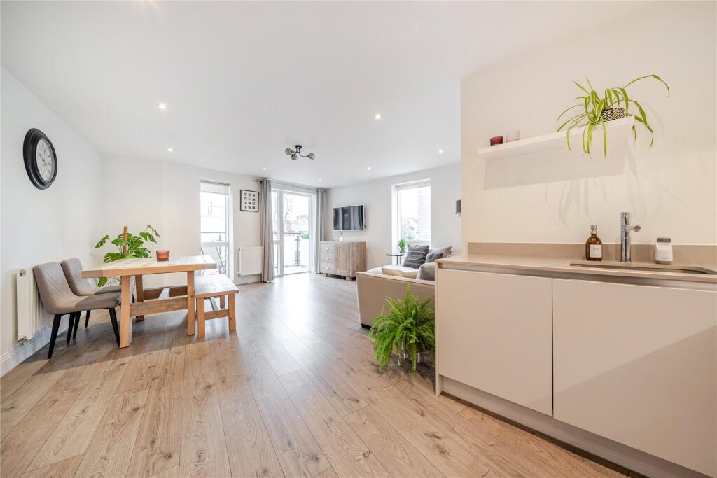 Apartment in London - View 6