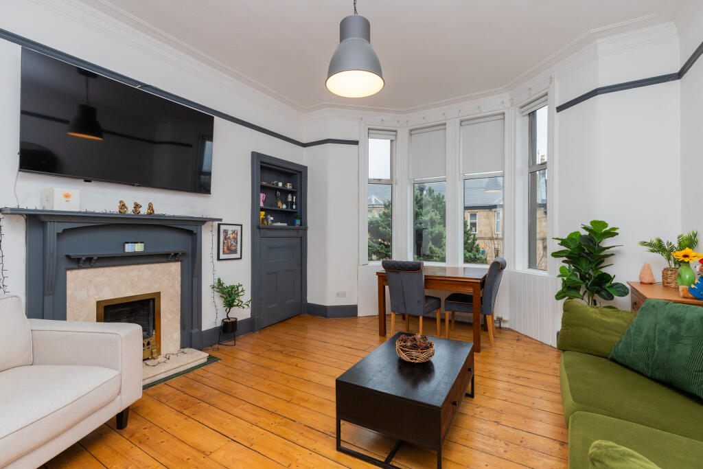 Apartment in Paisley, Renfrewshire - View 5