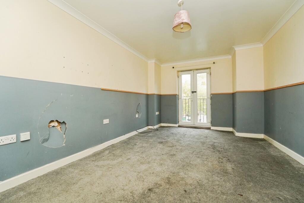 Apartment in Gloucester, Quedgeley - View 4