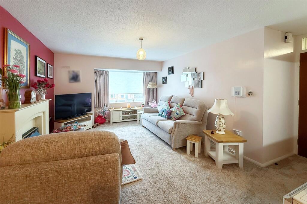 Irvine Road, Littlehampton, West Sussex - More