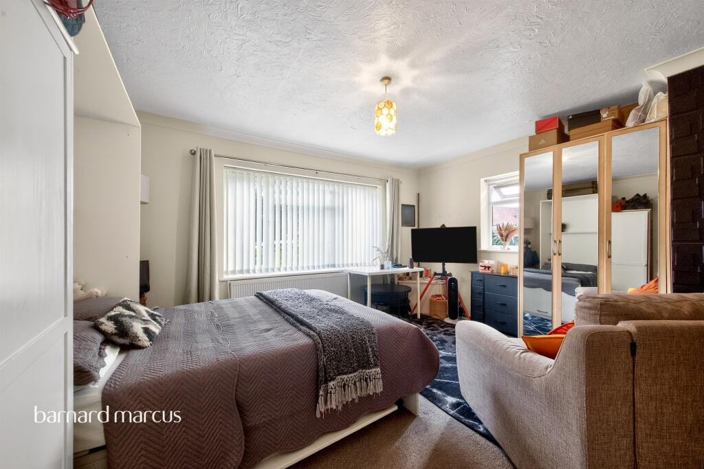 Apartment in London - View 5