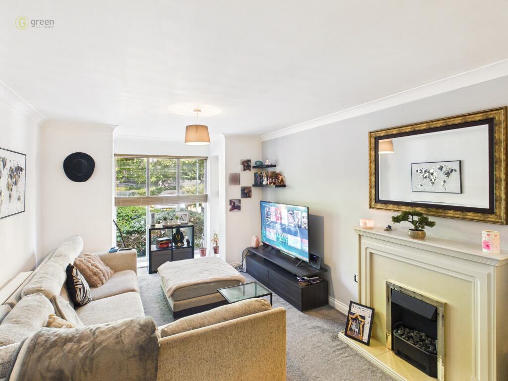 Apartment in Sutton Coldfield, Boldmere - View 2