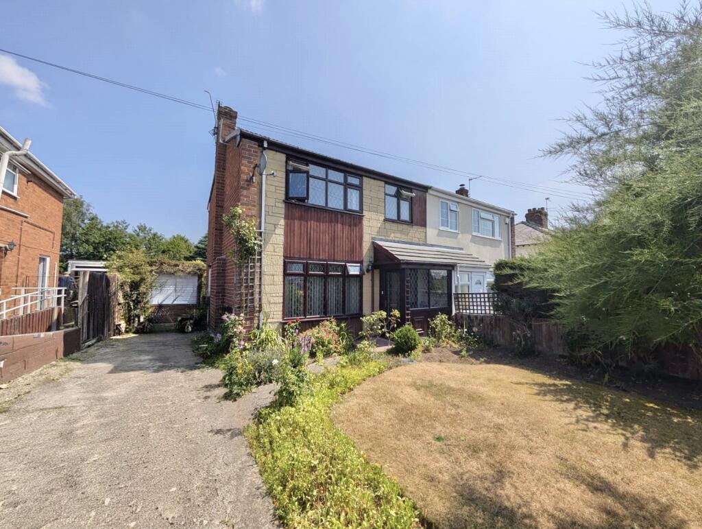 Main image of property: Homecrofts, Little Neston, Neston, Cheshire, CH64