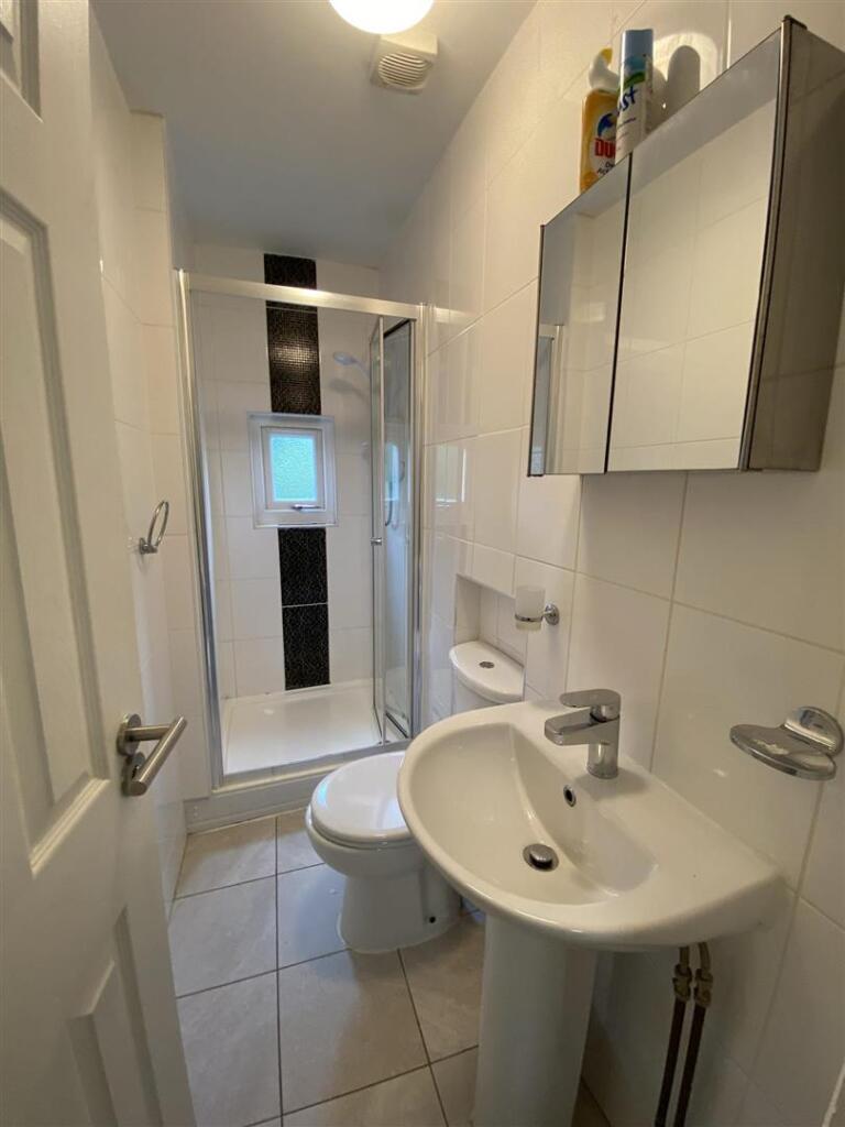6 bedroom house for rent
