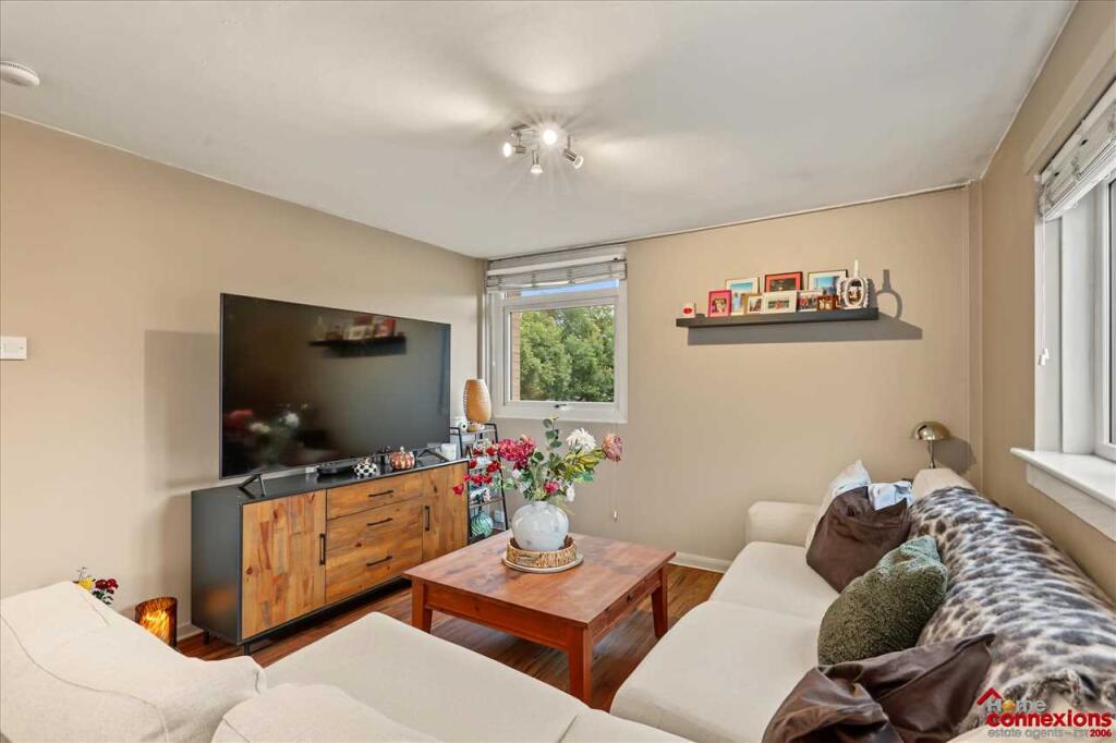Apartment in Glasgow, South Lanarkshire - More
