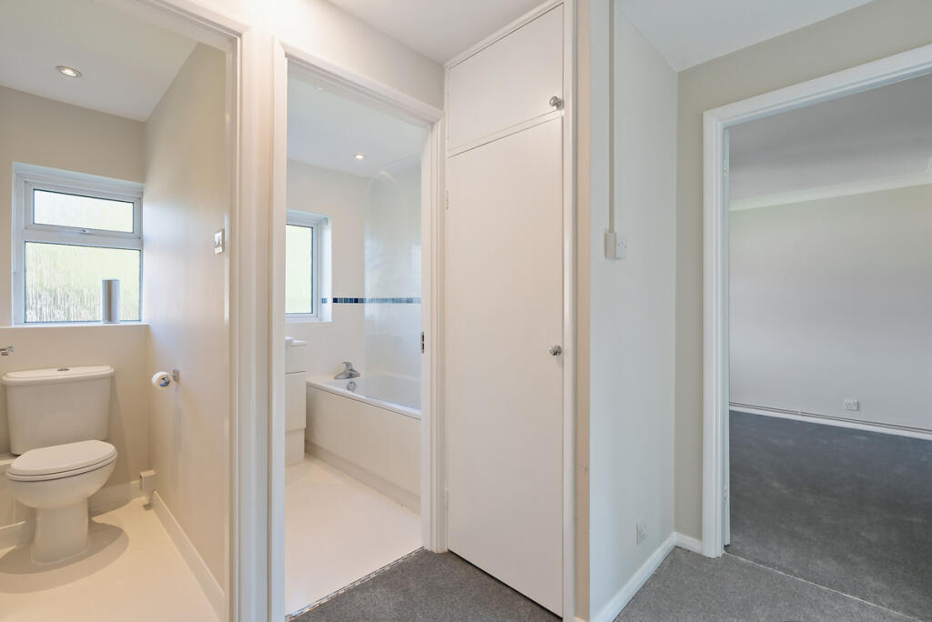 Apartment in Guildford - More