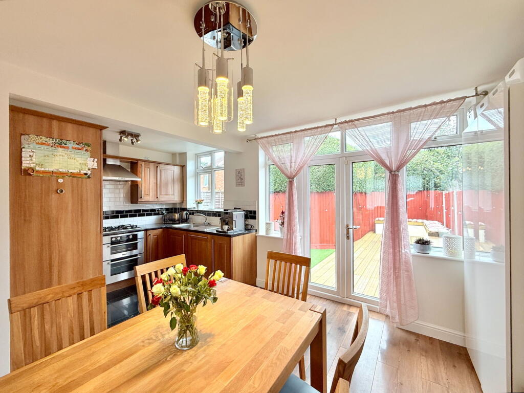 House in Solihull, Haslucks Green - More