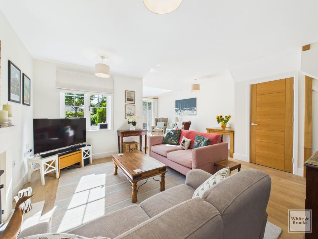 House in Portsmouth - More