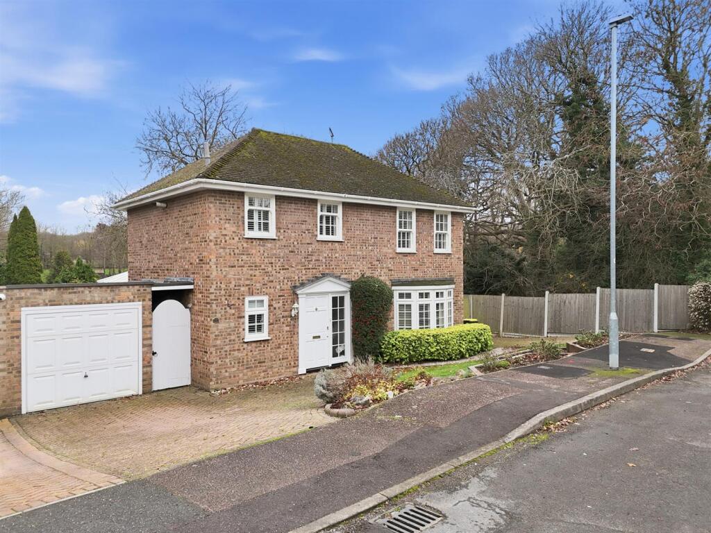 Main image of property: Southview Close, Rayleigh