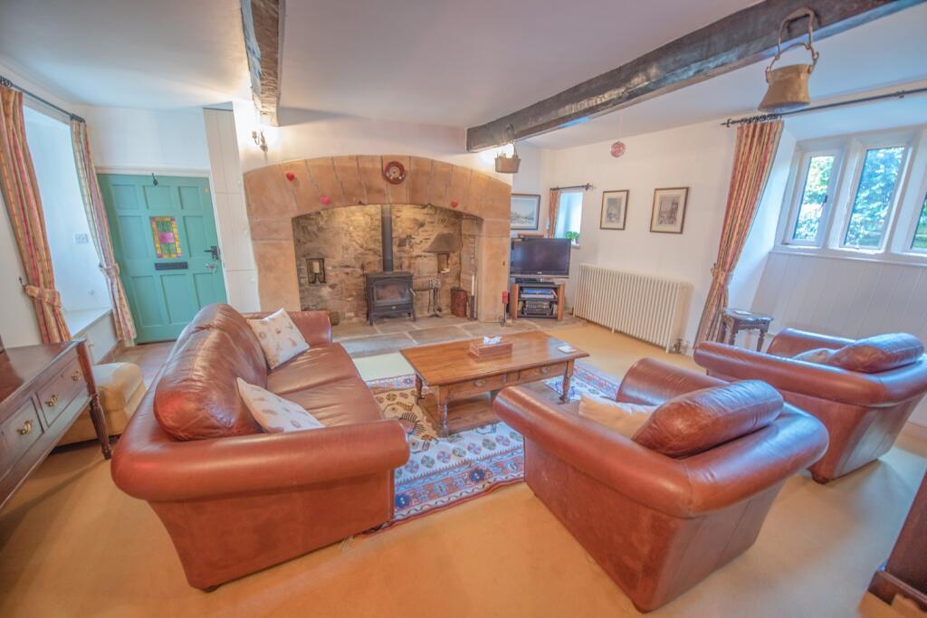 10 Beck Side, Carleton, North Yorkshire BD23 3ET - More
