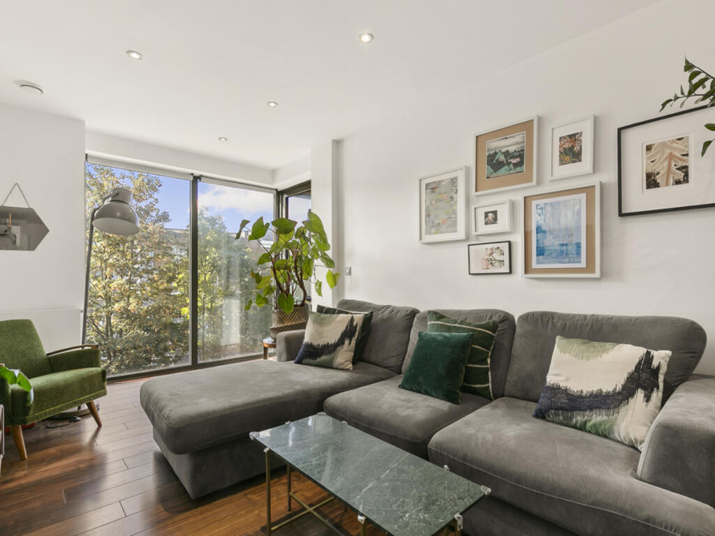 Apartment in London, Cossall Estate, Peckham - View 4