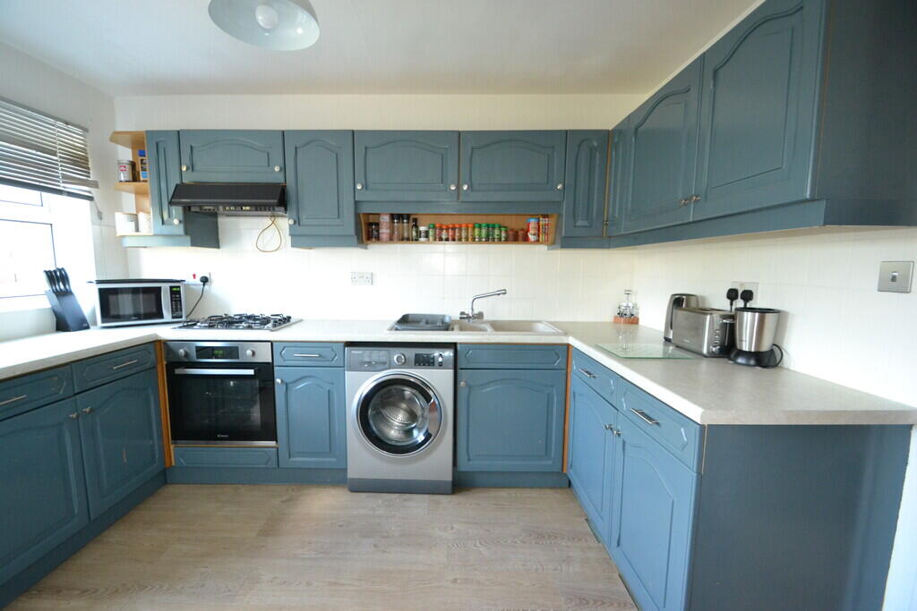 House in Newport - View 3
